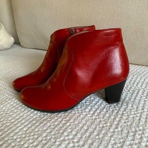 Wonders Red Leather Boots, size 8